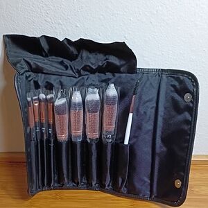 Essentials Black and Rose Gold Brush Collection